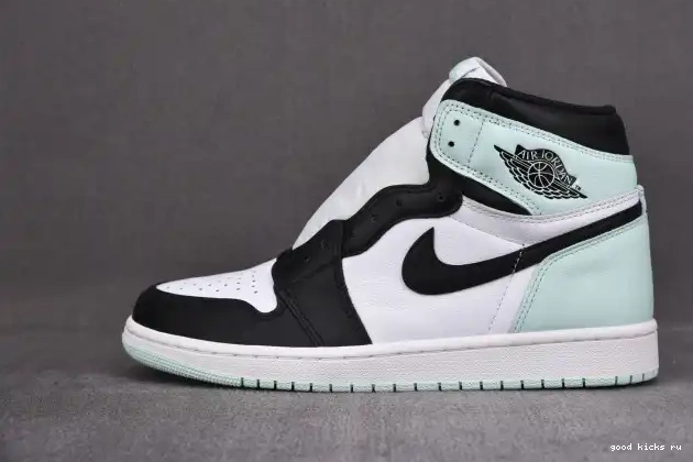 High 861428-100 Retro 1 Igloo Jordan 0422